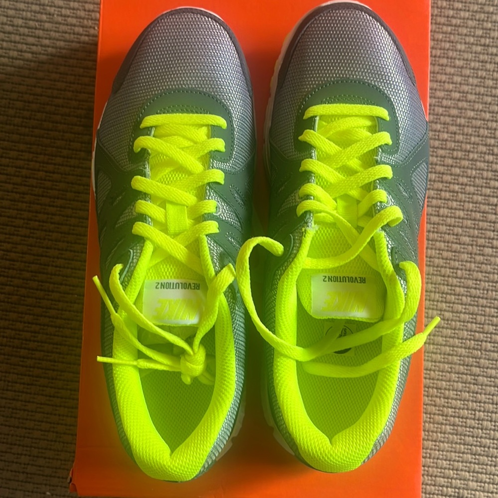 Nike boys sneaker